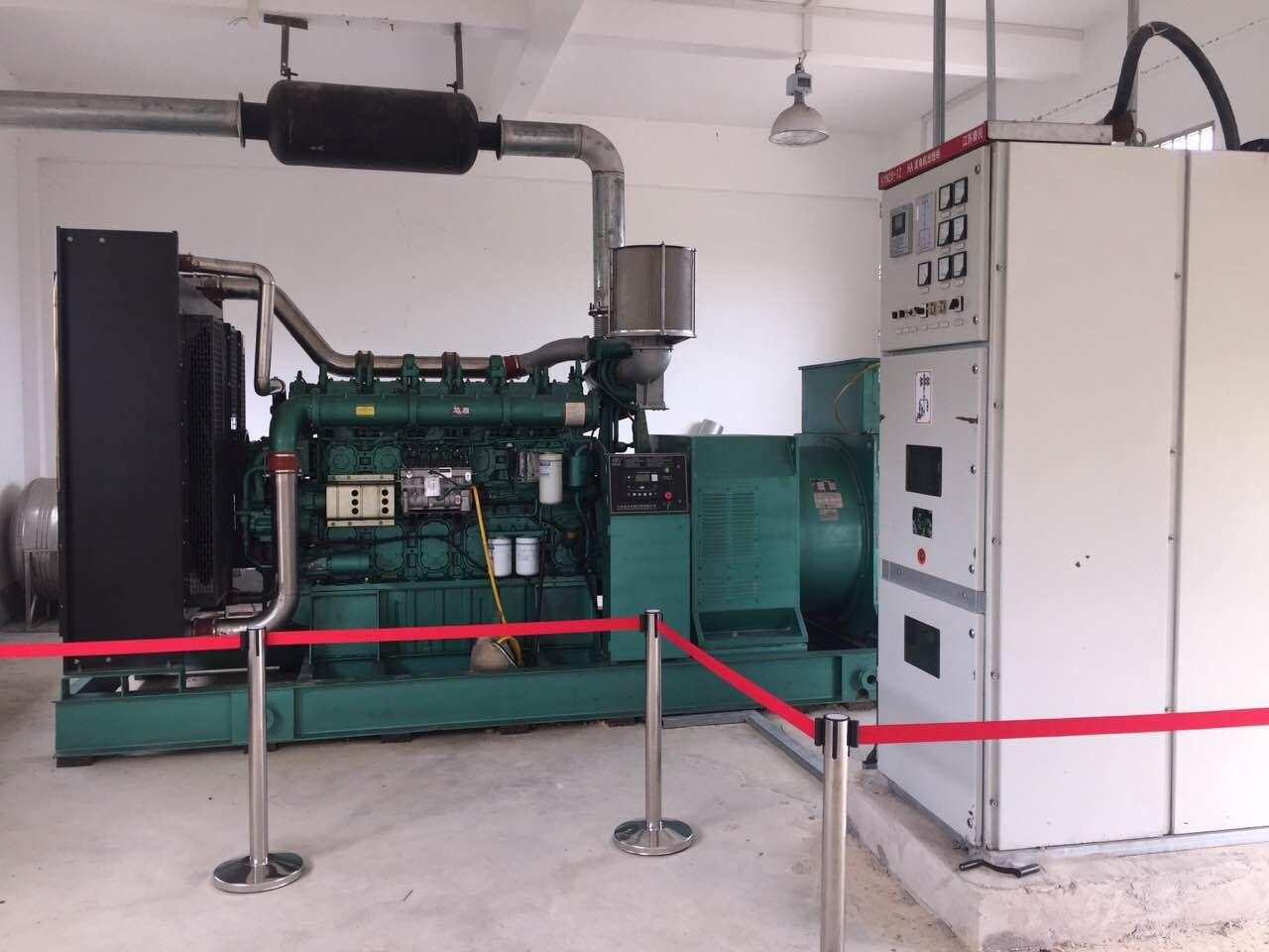 昌吉旅客集散中心采购450KW柴油发电机组一台